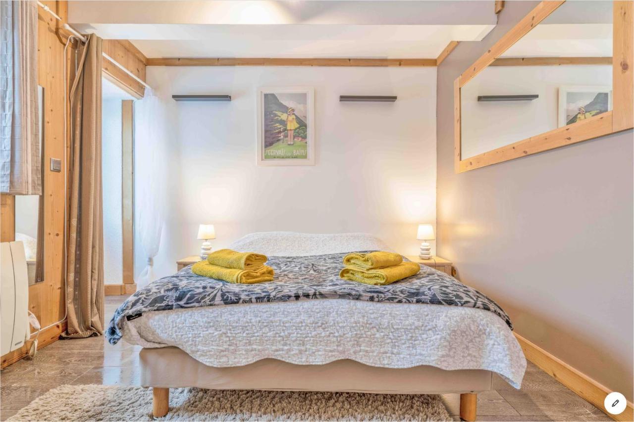 Chambre Independante Avec Salle De Bain Independante Au Rdc D Un Chalet A 25 Kms Chamonix 생제르베레뱅 외부 사진