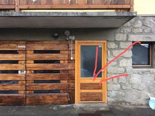 Chambre Independante Avec Salle De Bain Independante Au Rdc D Un Chalet A 25 Kms Chamonix 생제르베레뱅 외부 사진